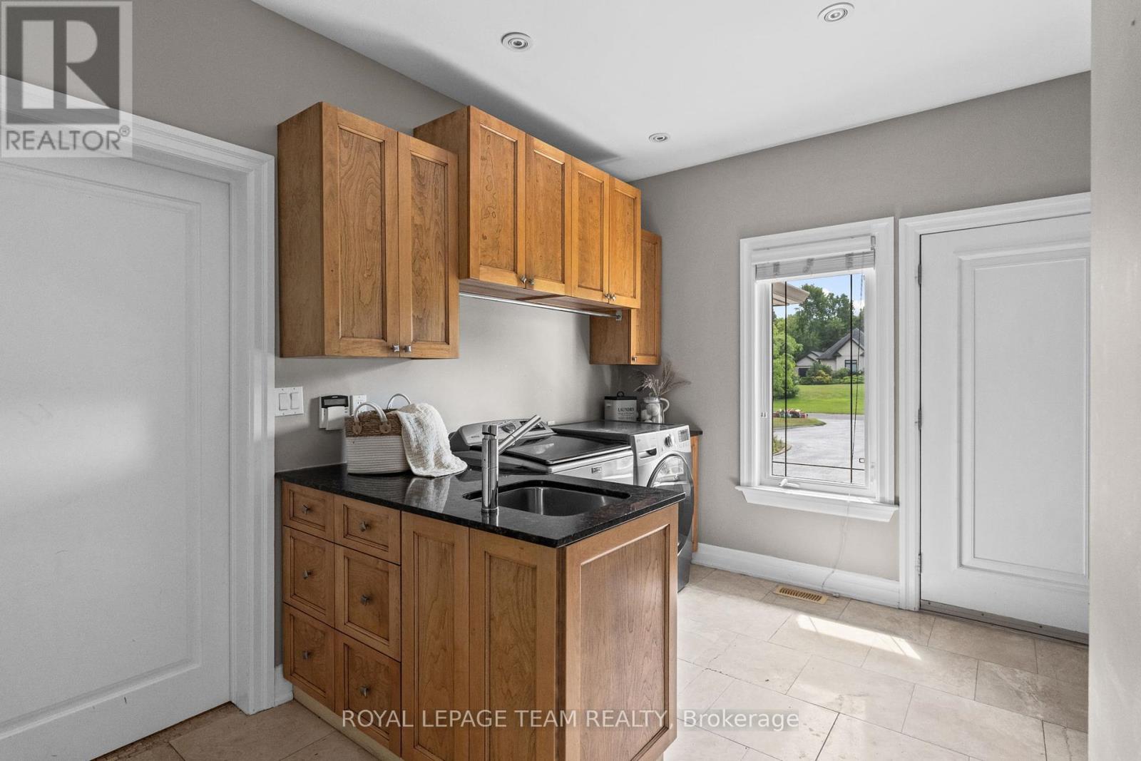 Photo 26 of 5811 Longhearth Way, Ottawa ON