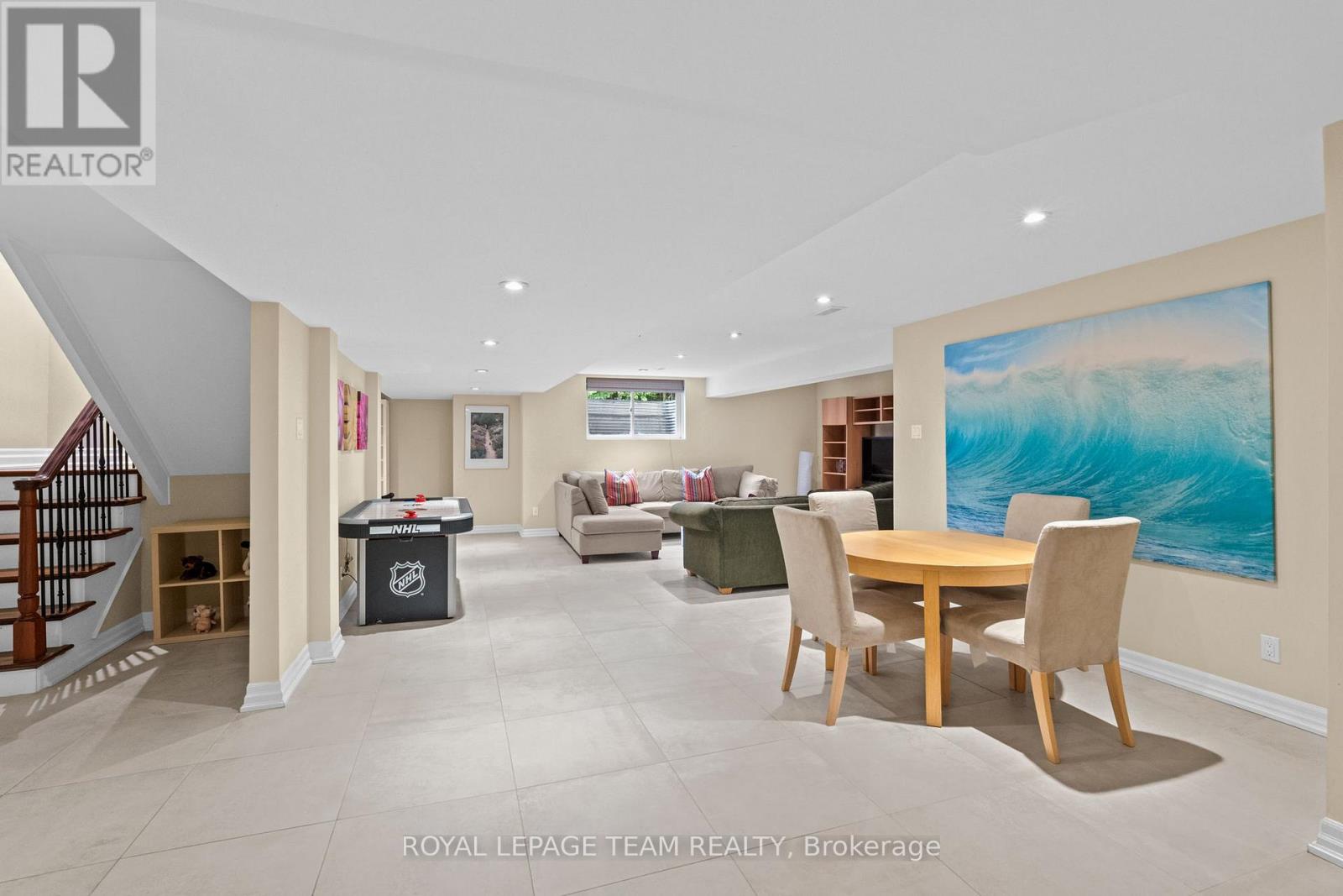 Photo 7 of 5811 Longhearth Way, Ottawa ON