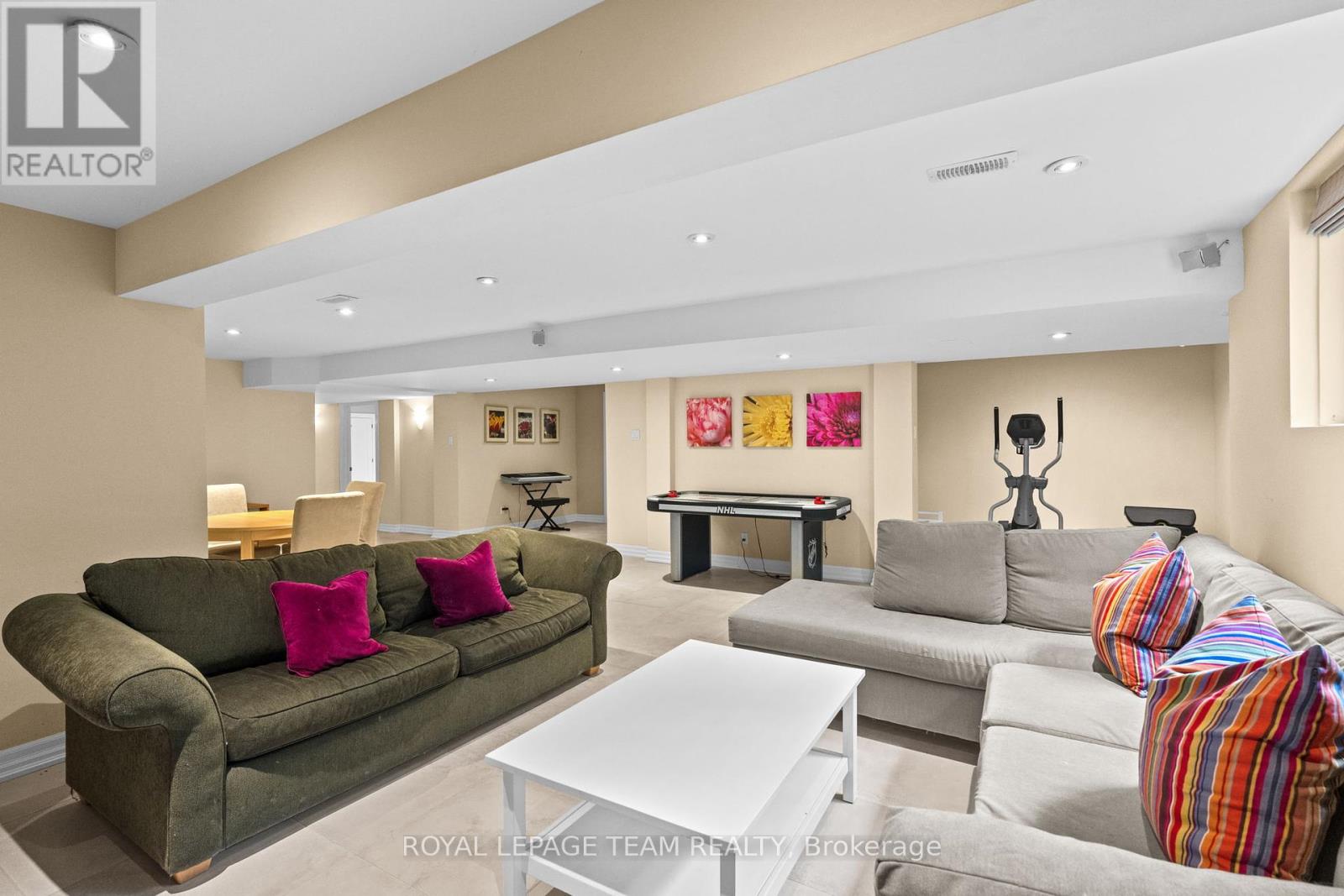 Photo 36 of 5811 Longhearth Way, Ottawa ON