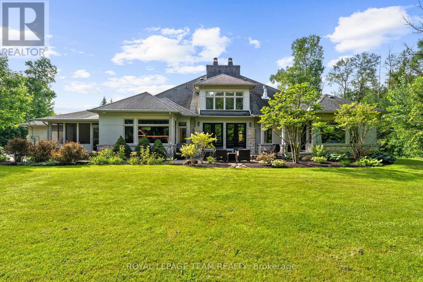 Photo 10 of 5811 Longhearth Way, Ottawa ON