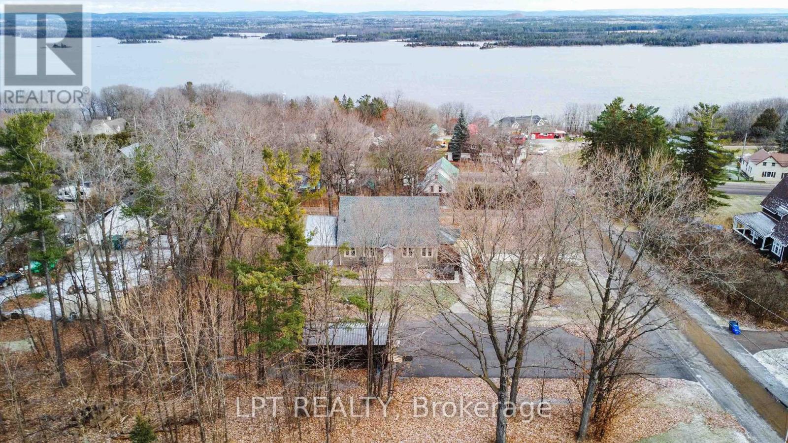 Photo 40 of 26 Charbonneau Street, Mcnab Braeside ON