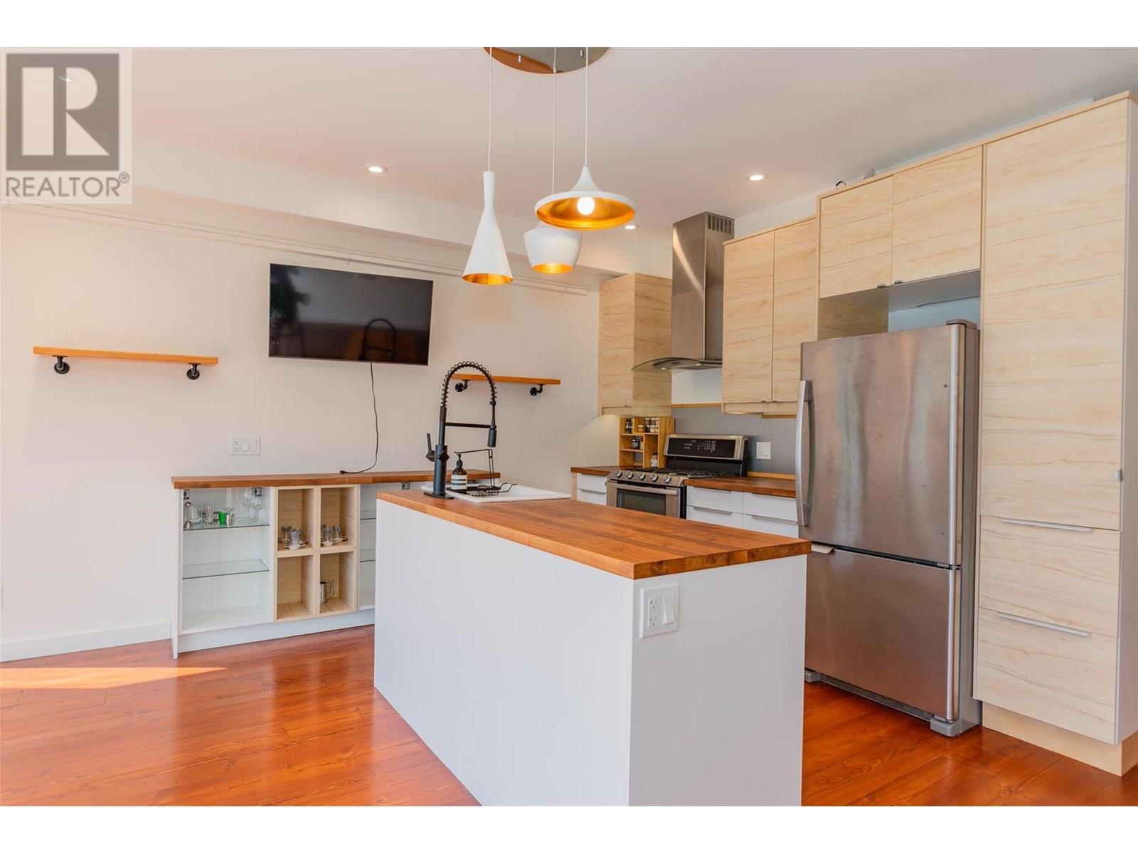 5336 Amundsen Road, Kaslo