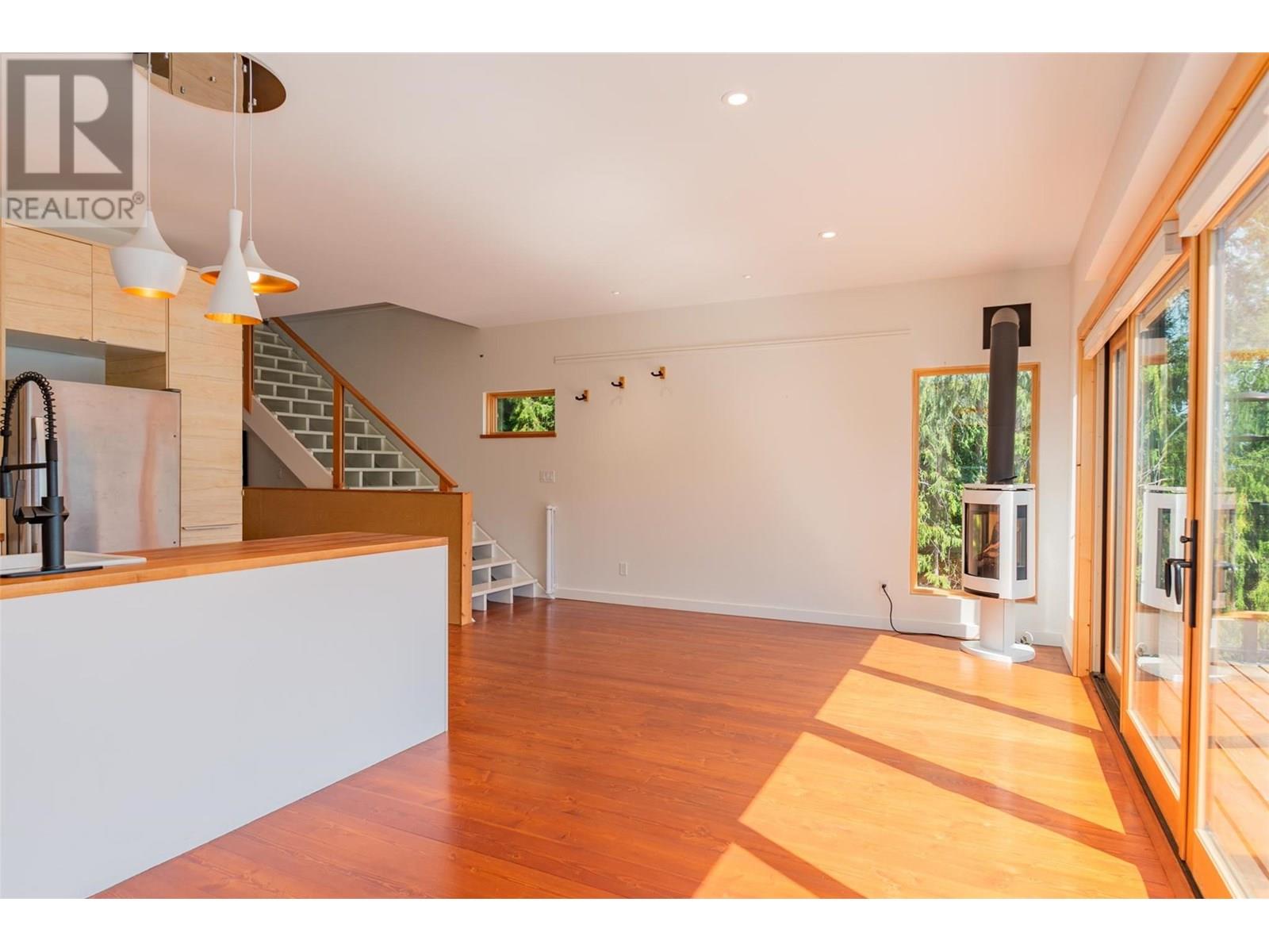 5336 Amundsen Road, Kaslo