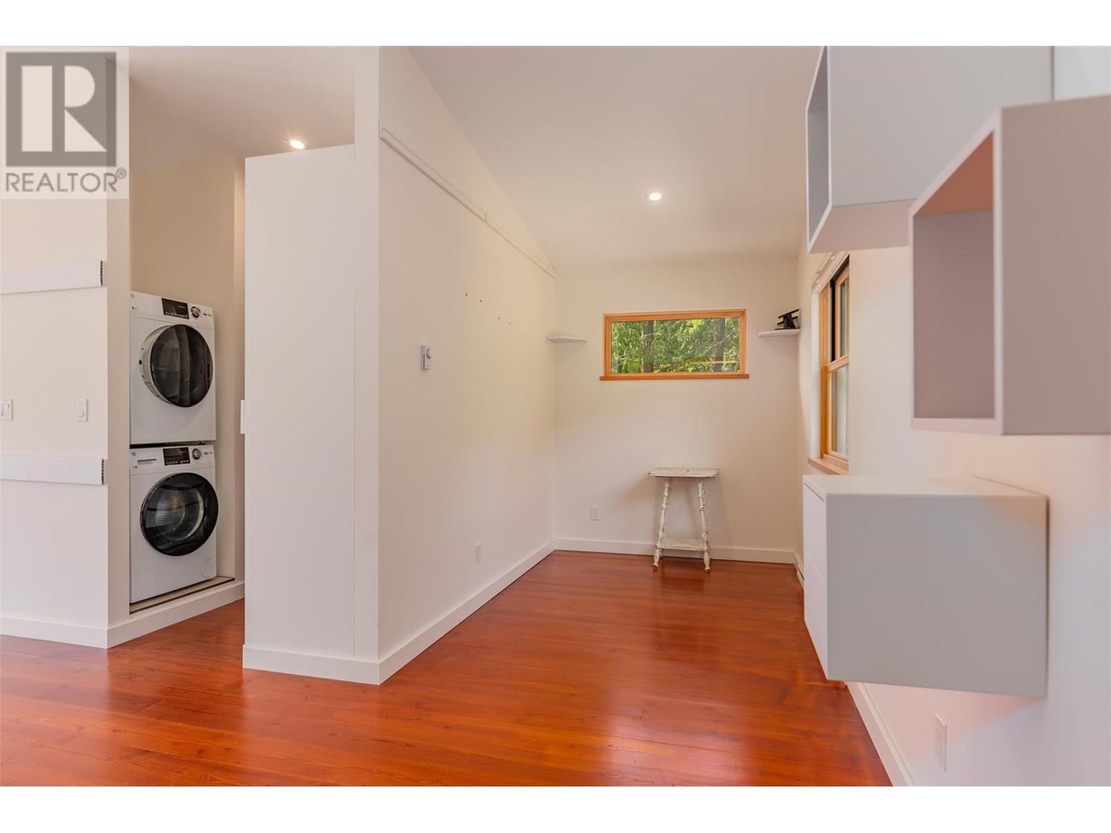 5336 Amundsen Road, Kaslo