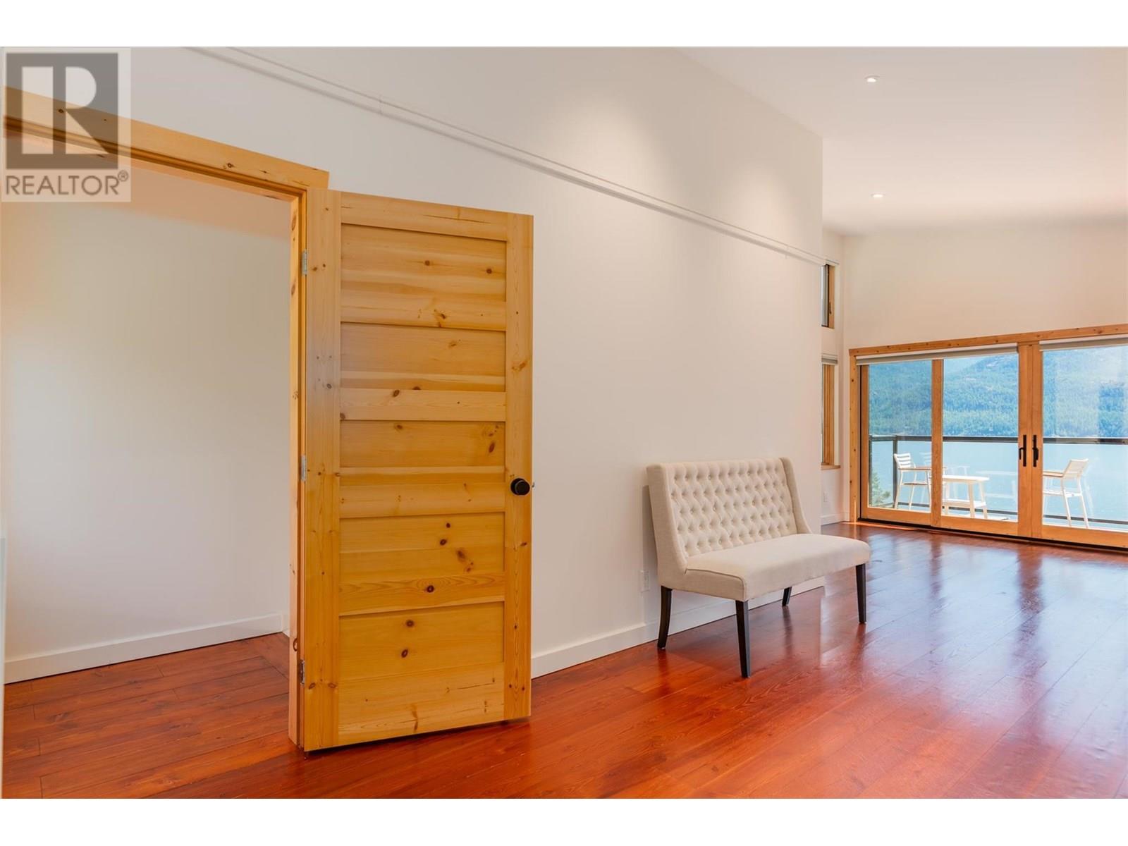 5336 Amundsen Road, Kaslo