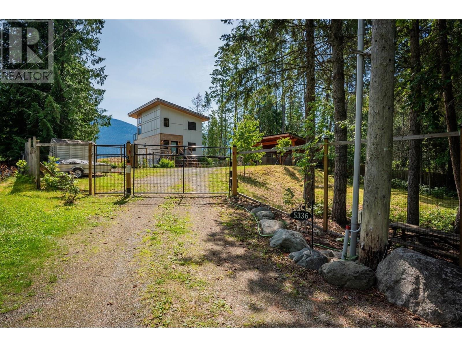 5336 Amundsen Road, Kaslo
