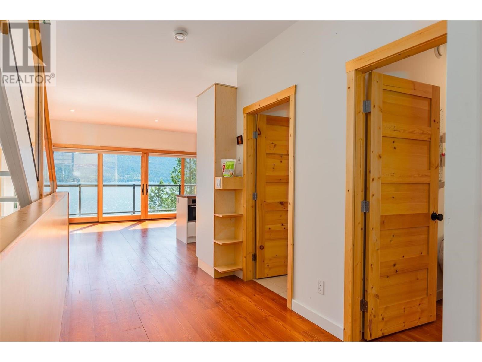 5336 Amundsen Road, Kaslo