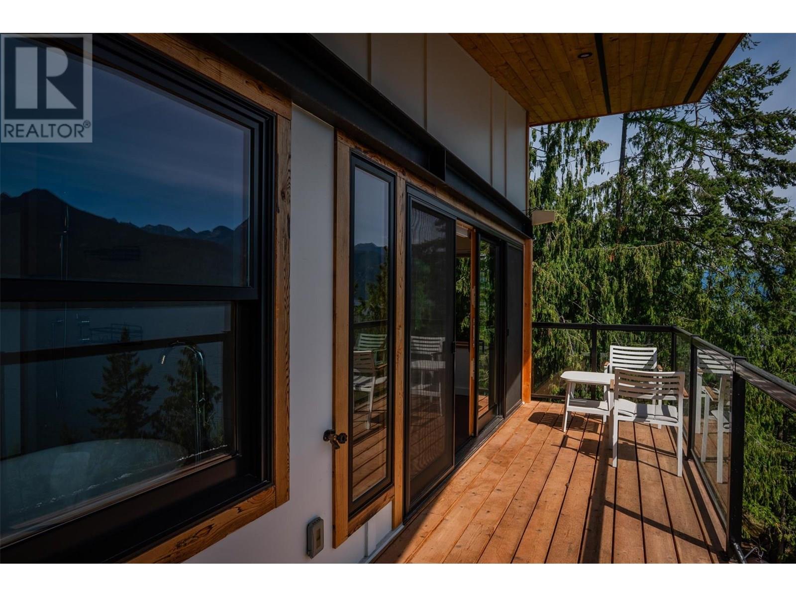 5336 Amundsen Road, Kaslo