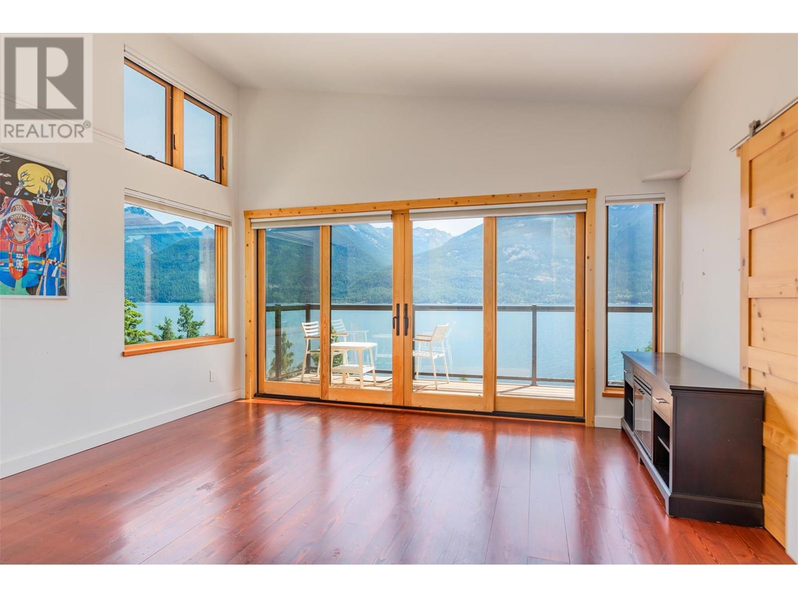 5336 Amundsen Road, Kaslo