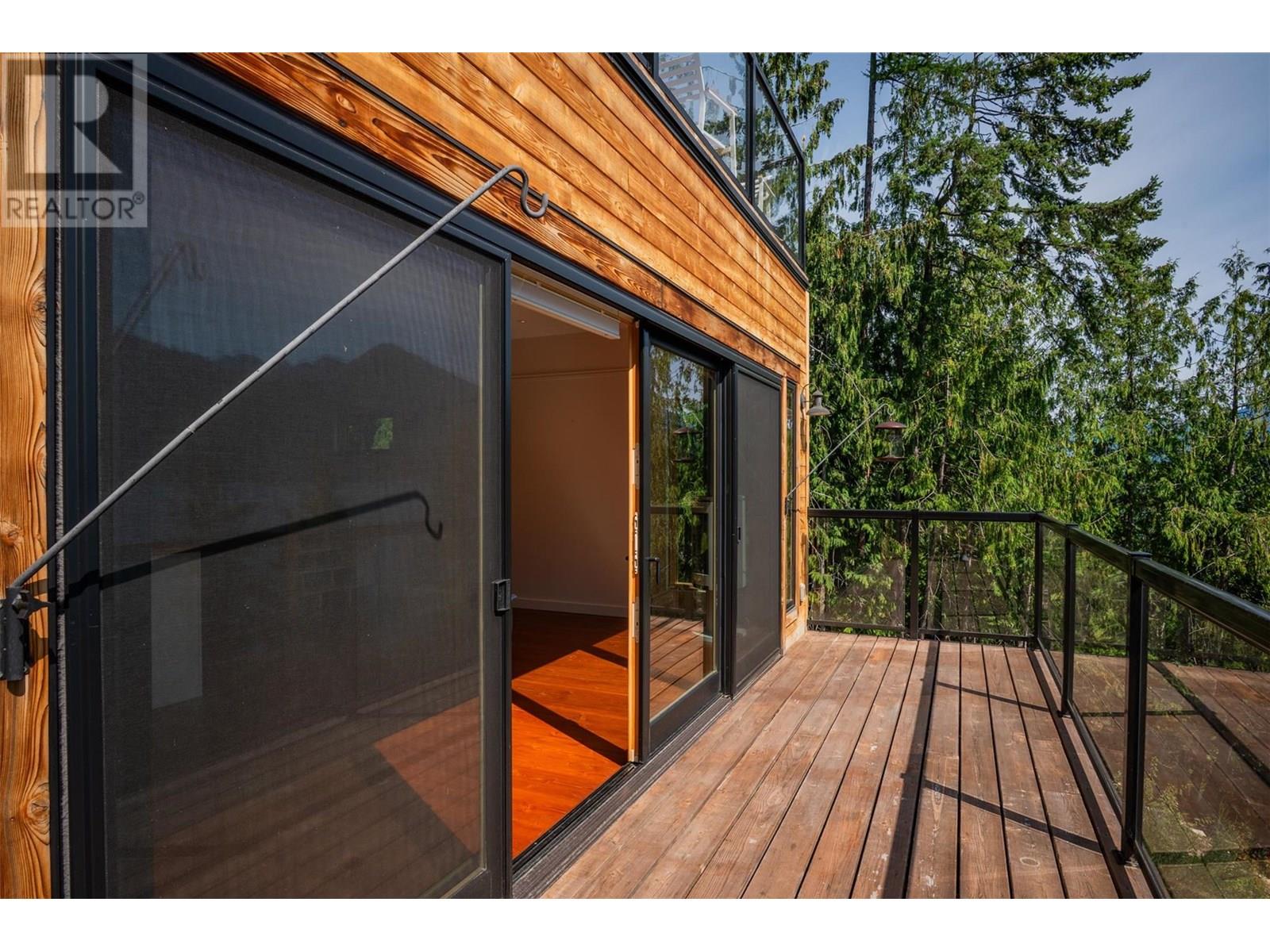 5336 Amundsen Road, Kaslo