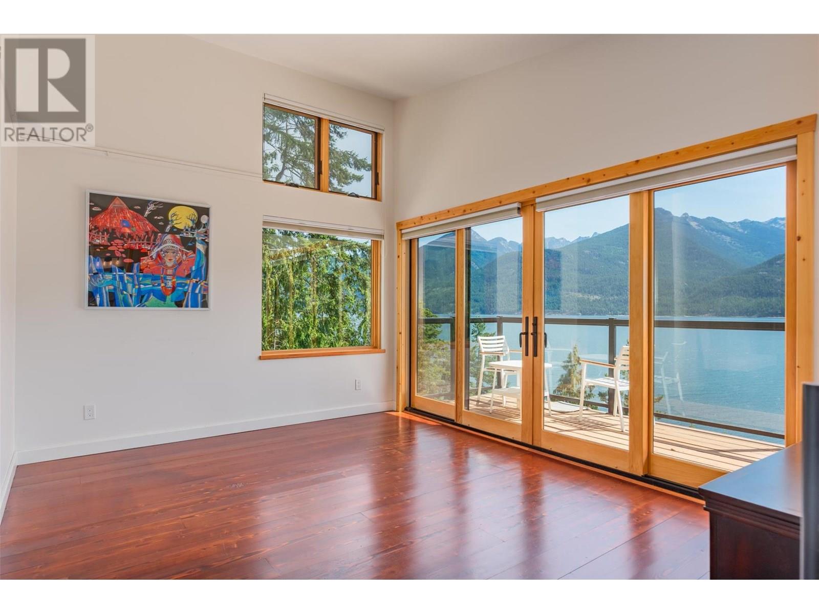 5336 Amundsen Road, Kaslo