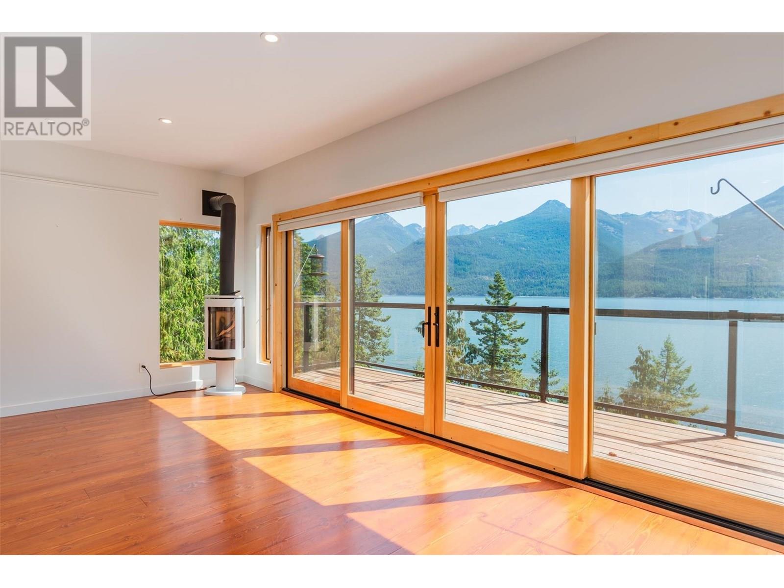 5336 Amundsen Road, Kaslo