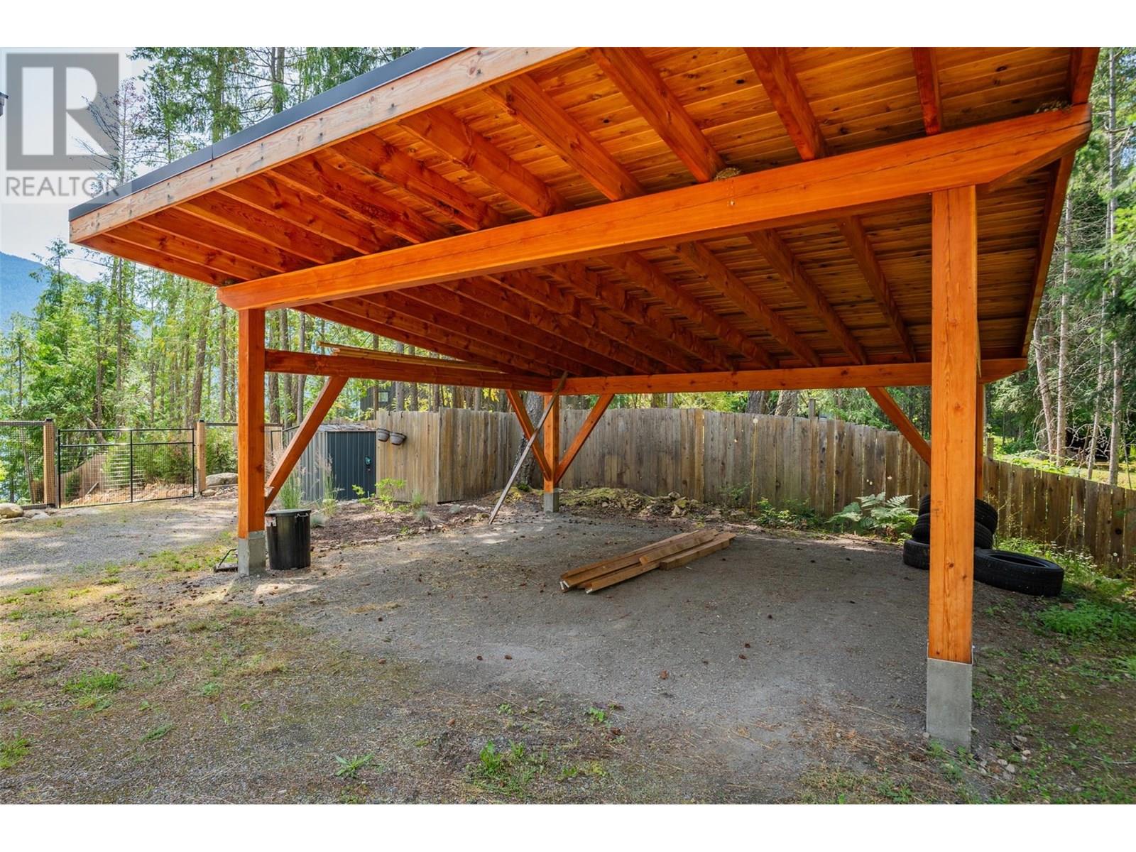 5336 Amundsen Road, Kaslo
