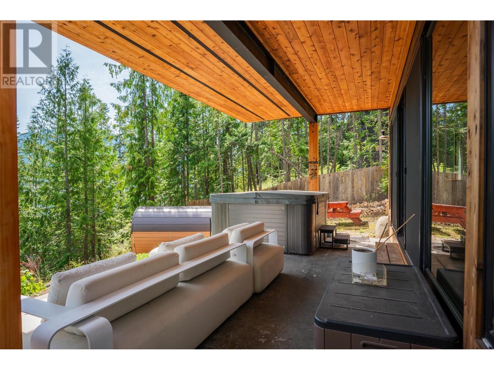 5336 Amundsen Road, Kaslo