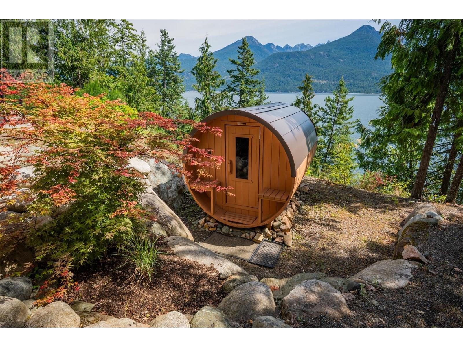 5336 Amundsen Road, Kaslo