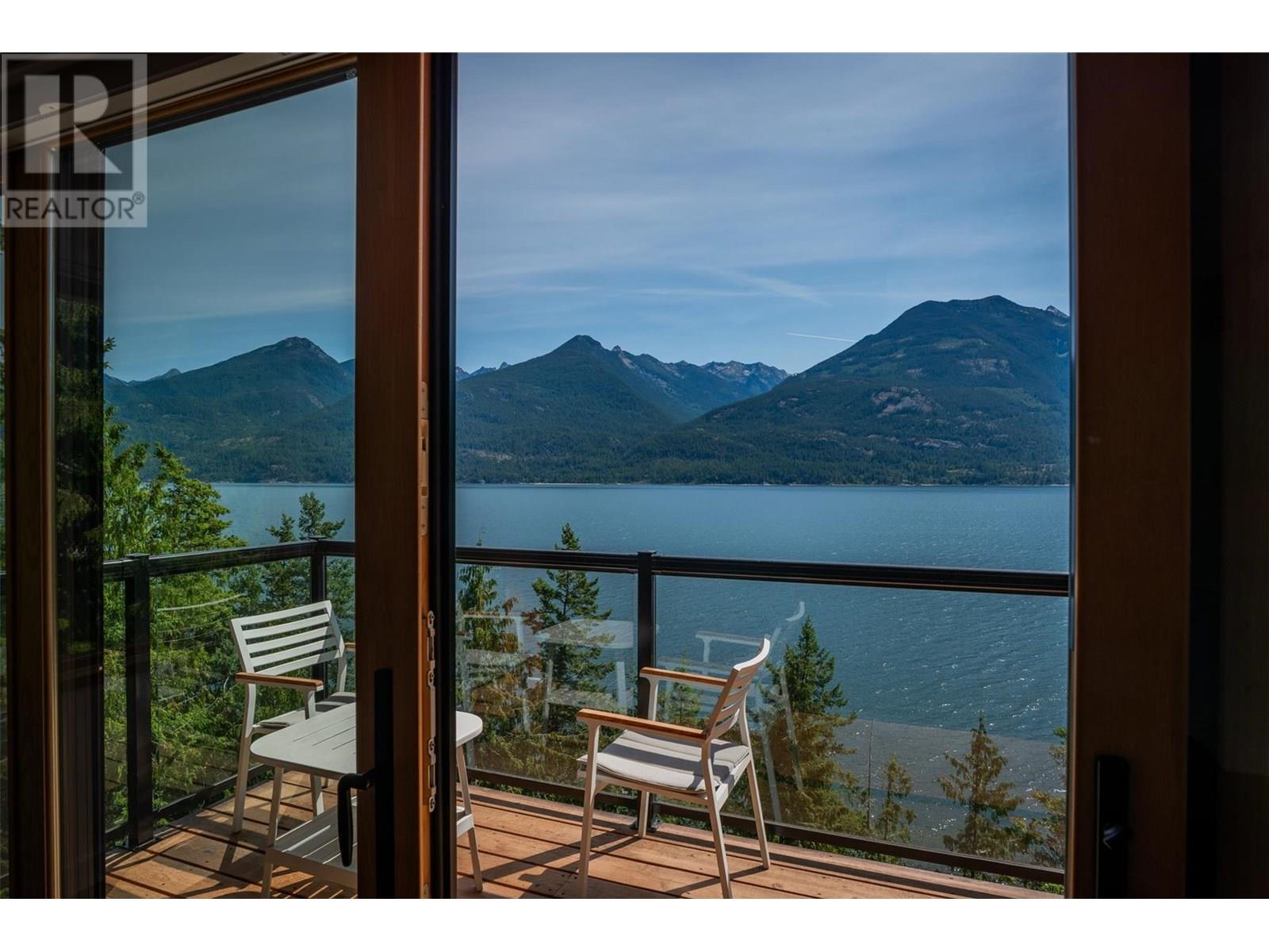5336 Amundsen Road, Kaslo