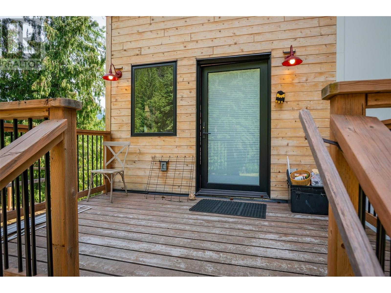 5336 Amundsen Road, Kaslo