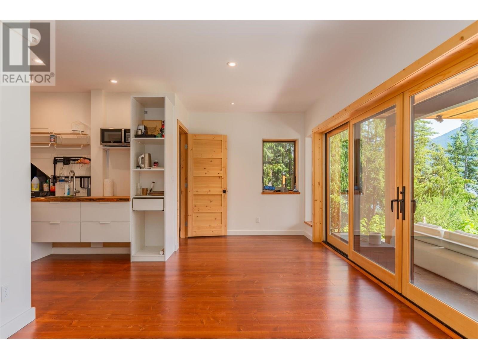 5336 Amundsen Road, Kaslo