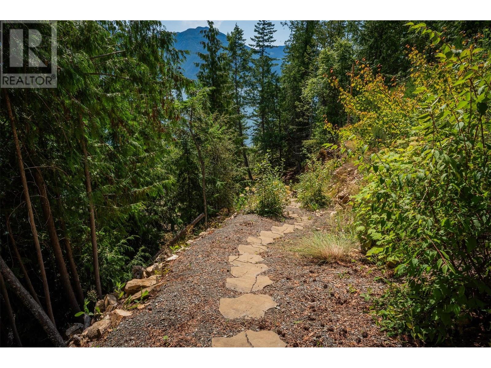 5336 Amundsen Road, Kaslo