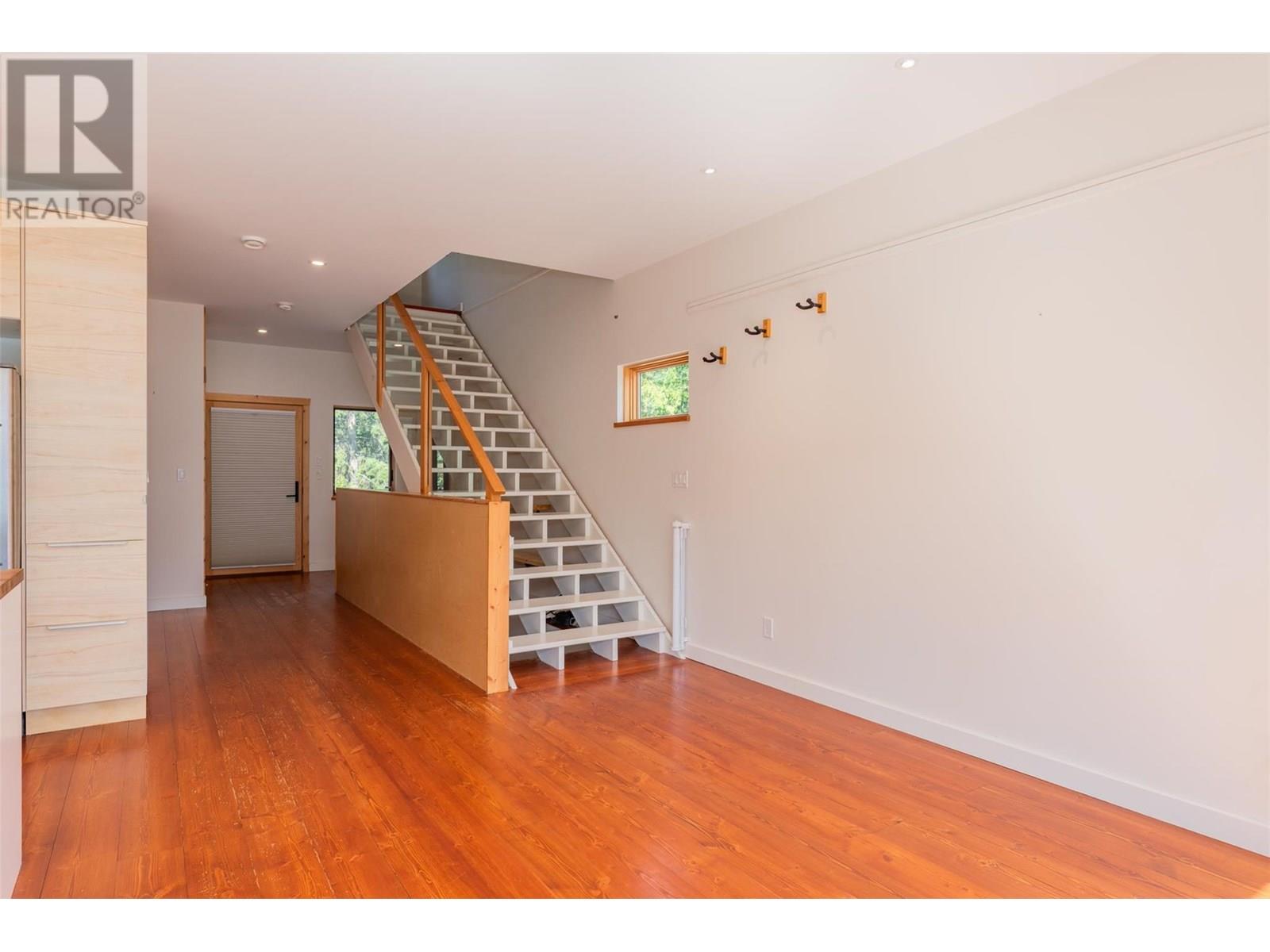 5336 Amundsen Road, Kaslo