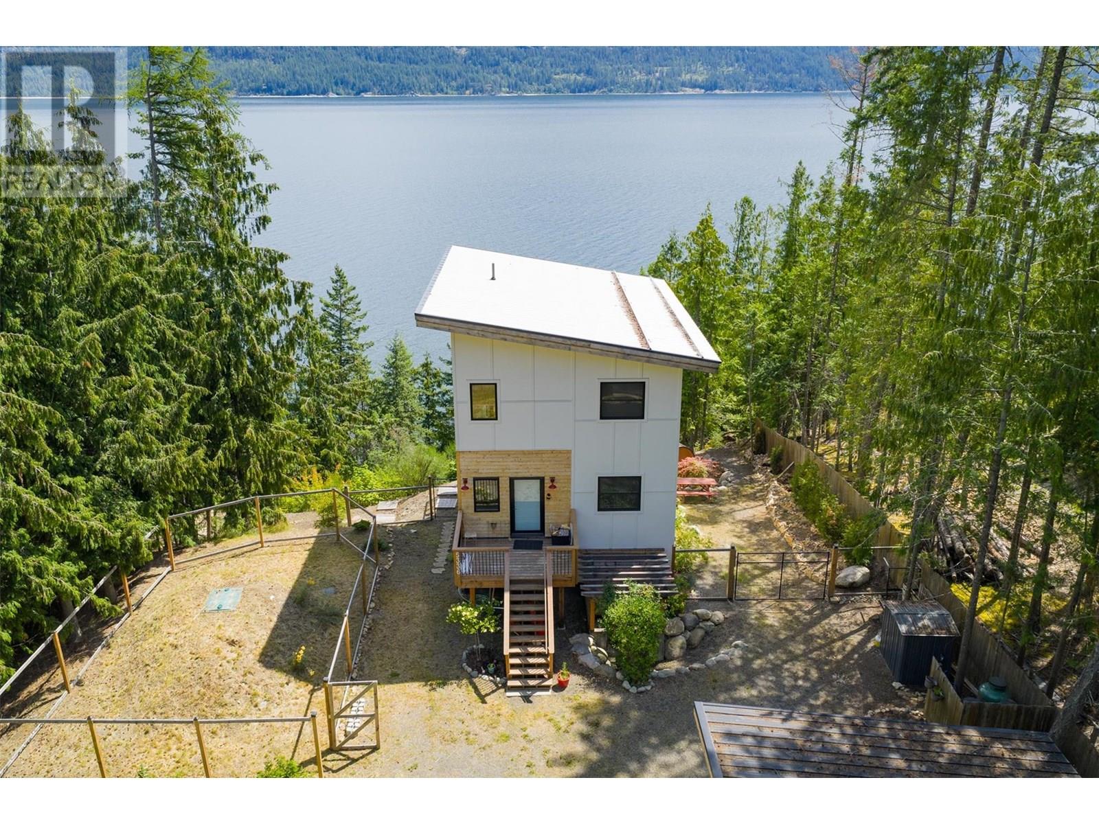 5336 Amundsen Road, Kaslo