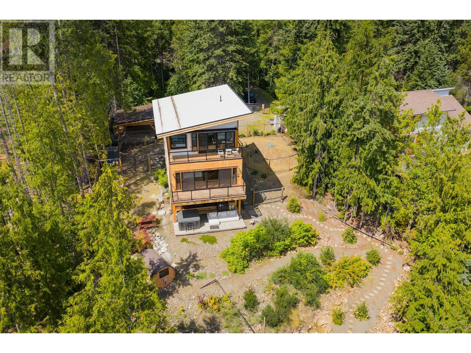 5336 Amundsen Road, Kaslo
