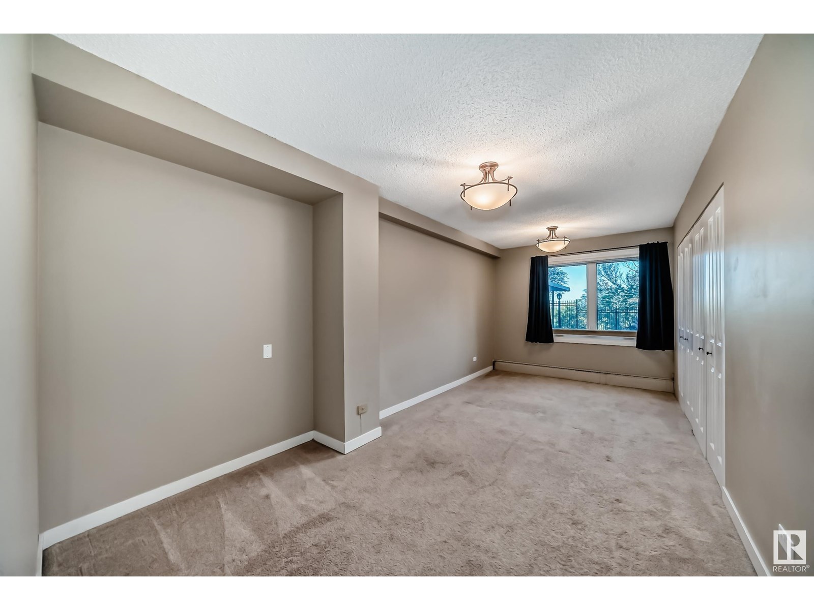 Photo 43 of 101 9737 112 St Nw, Edmonton AB