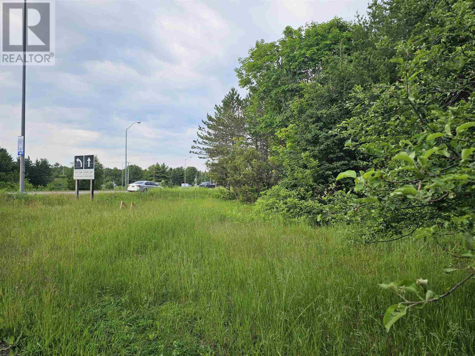 Photo 2 of 1705 Trunk Rd, Sault Ste Marie ON
