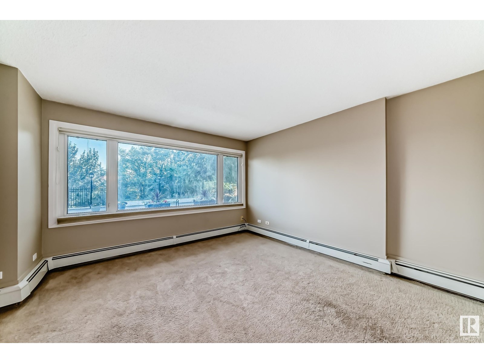 Photo 42 of 101 9737 112 St Nw, Edmonton AB