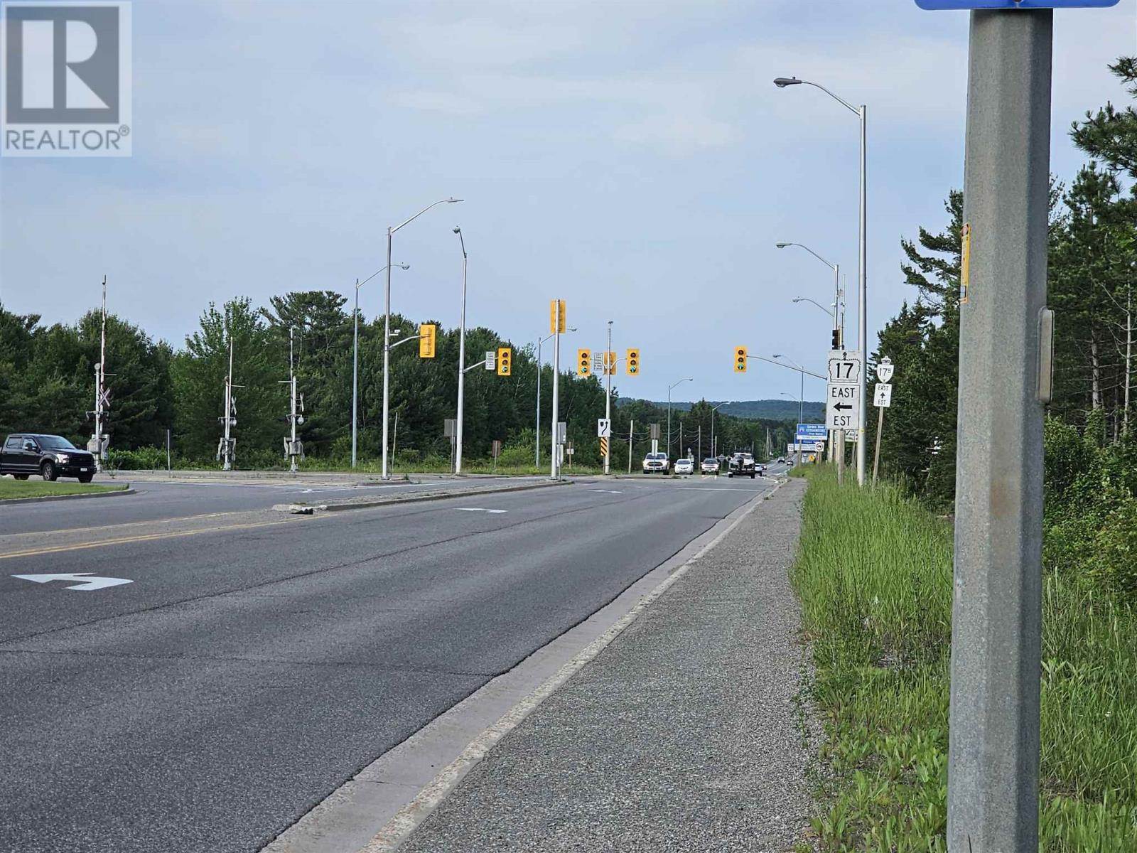Photo 6 of 1705 Trunk Rd, Sault Ste Marie ON