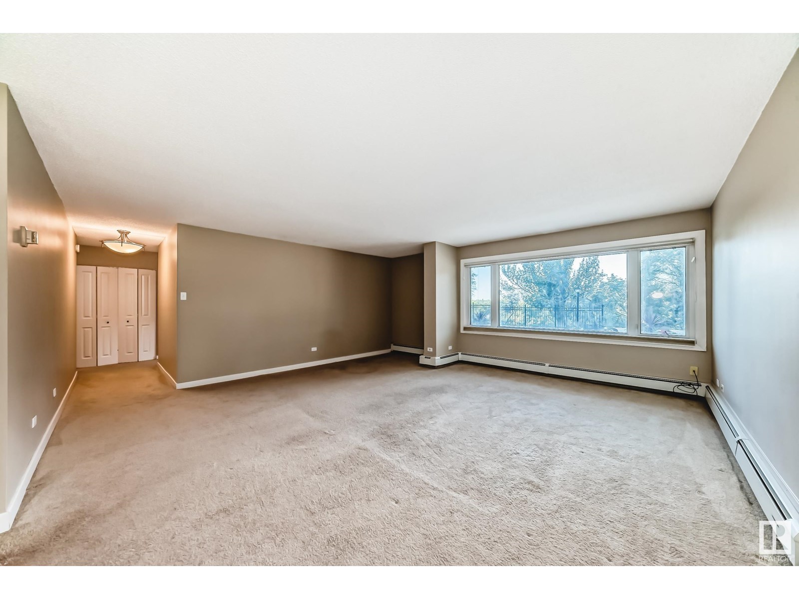 Photo 13 of 101 9737 112 St Nw, Edmonton AB