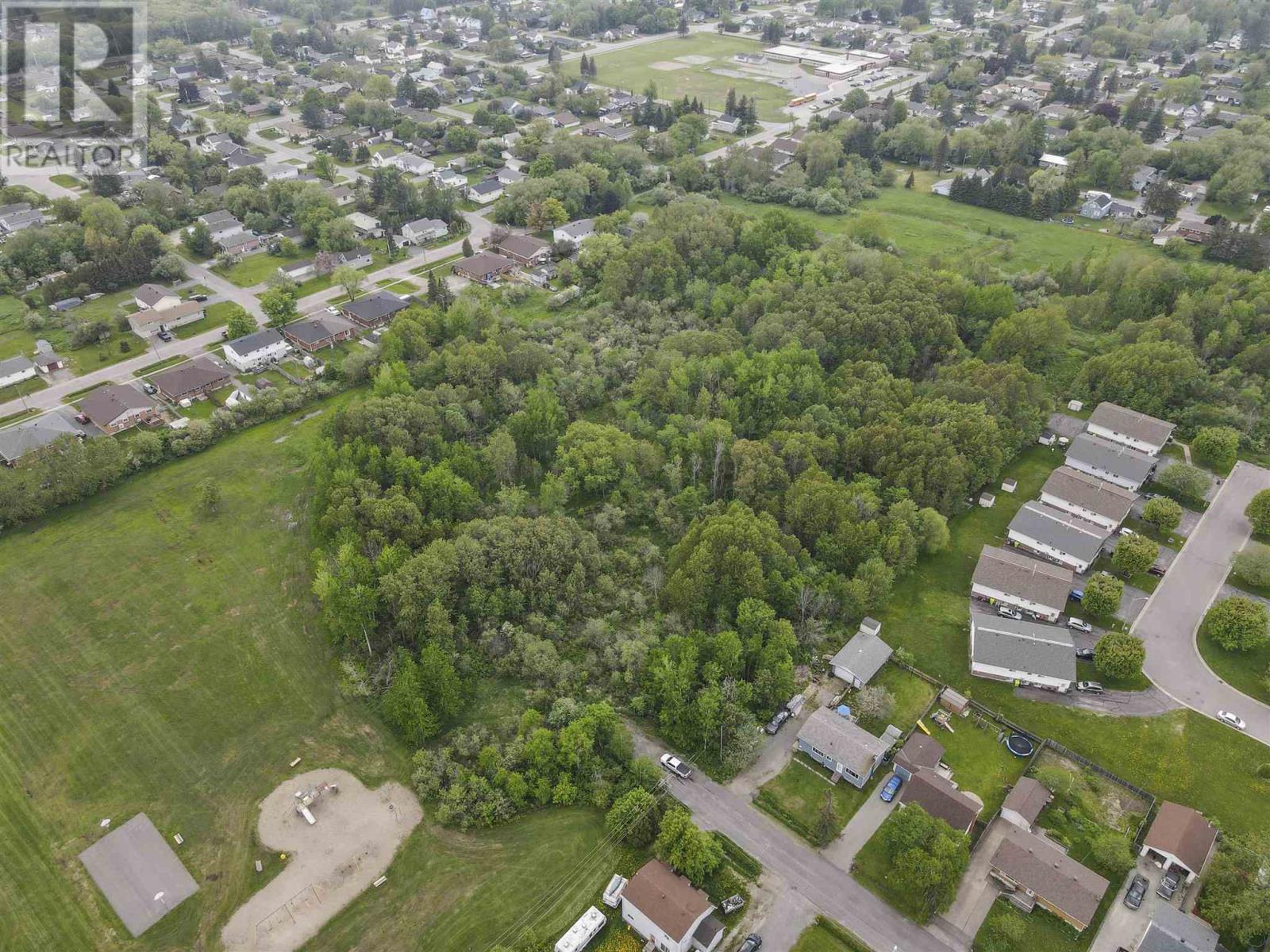 Photo 1 of 375 Spadina Ave, Sault Ste Marie ON
