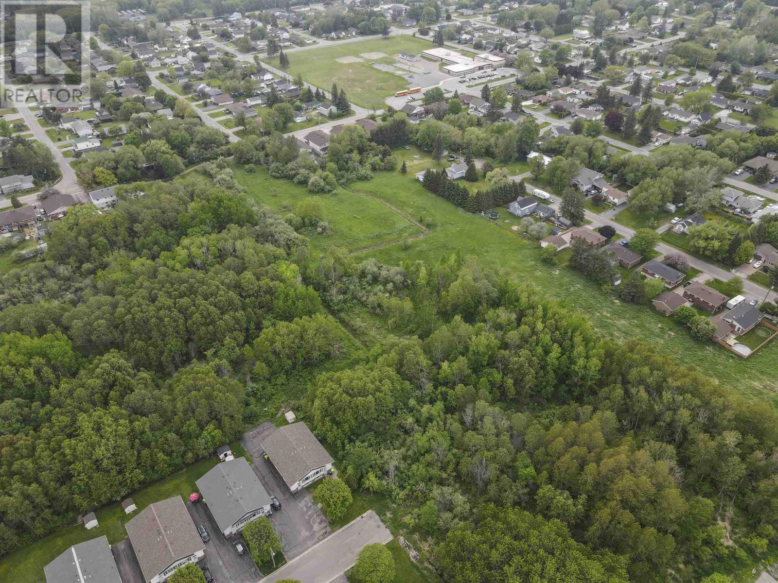Photo 3 of 375 Spadina Ave, Sault Ste Marie ON