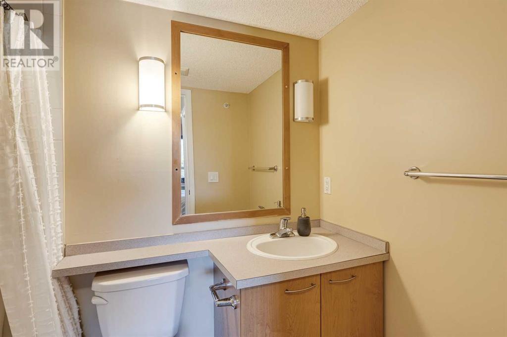 Single Family House for Sale in   Richard Place SW Lincoln Park Calgary 