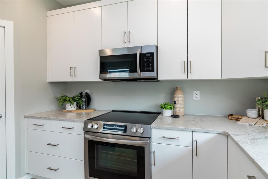 Photo 22 of 275 Robert Bockstael Drive, Winnipeg MB