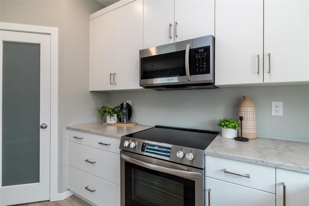 Photo 18 of 275 Robert Bockstael Drive, Winnipeg MB