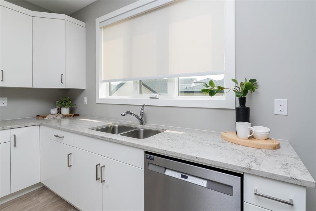 Photo 23 of 275 Robert Bockstael Drive, Winnipeg MB