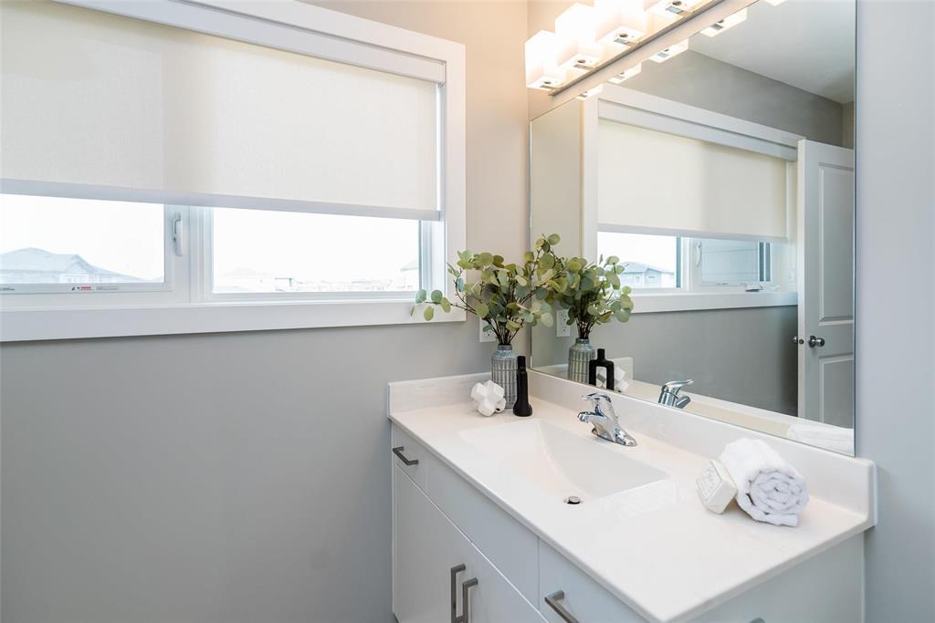 Photo 32 of 275 Robert Bockstael Drive, Winnipeg MB