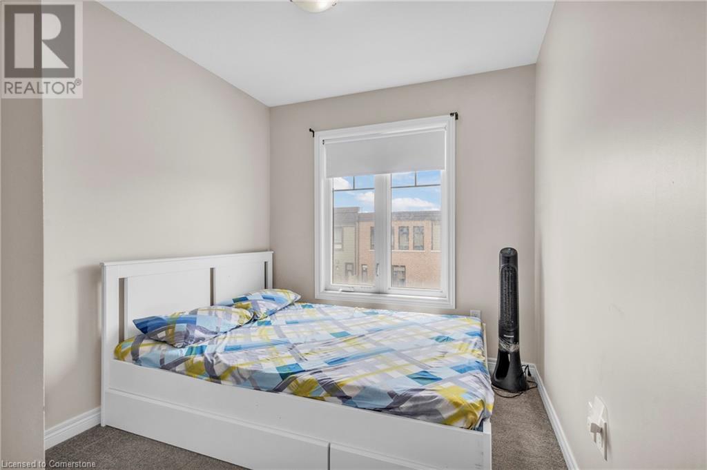 Photo 14 of 68 Esplanade Lane, Grimsby ON
