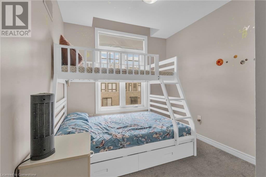 Photo 17 of 68 Esplanade Lane, Grimsby ON