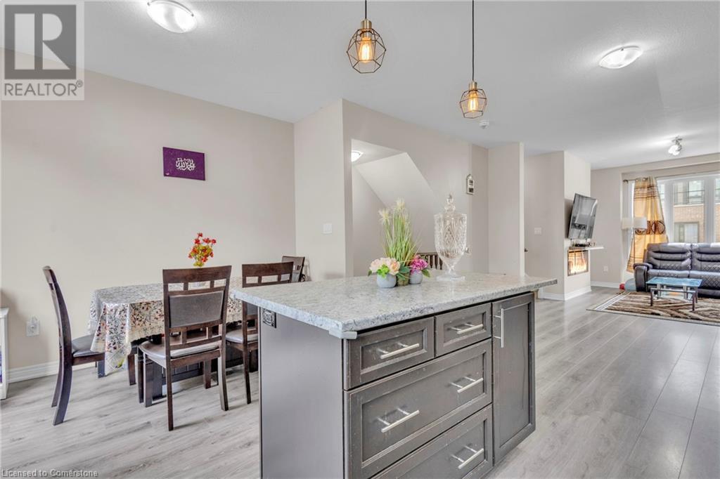 Photo 24 of 68 Esplanade Lane, Grimsby ON