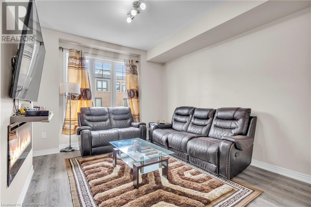 Photo 25 of 68 Esplanade Lane, Grimsby ON