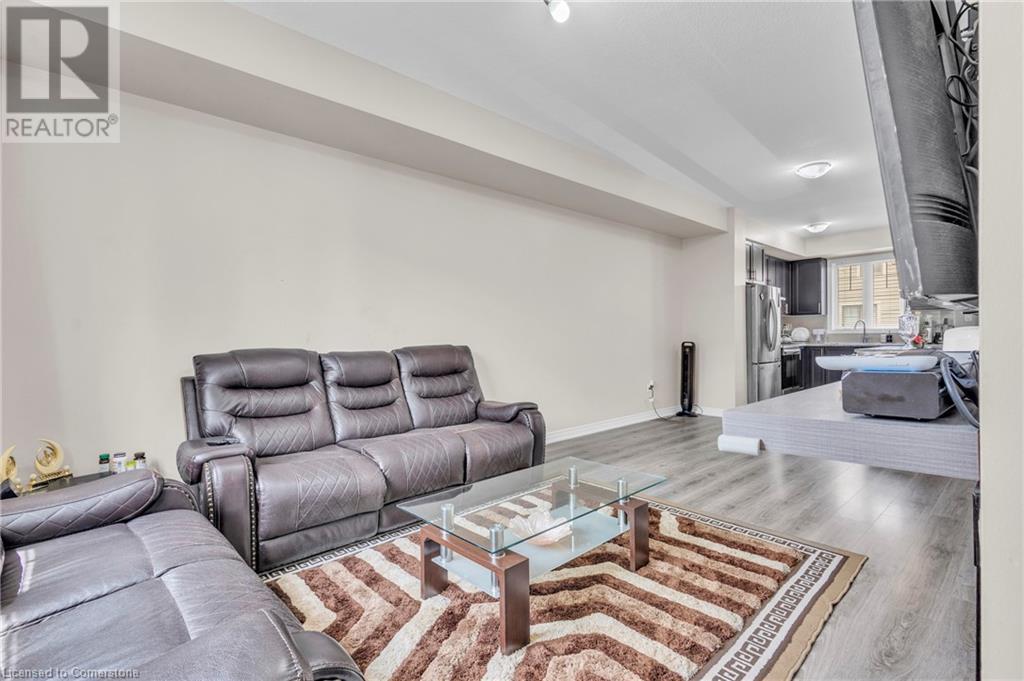 Photo 27 of 68 Esplanade Lane, Grimsby ON