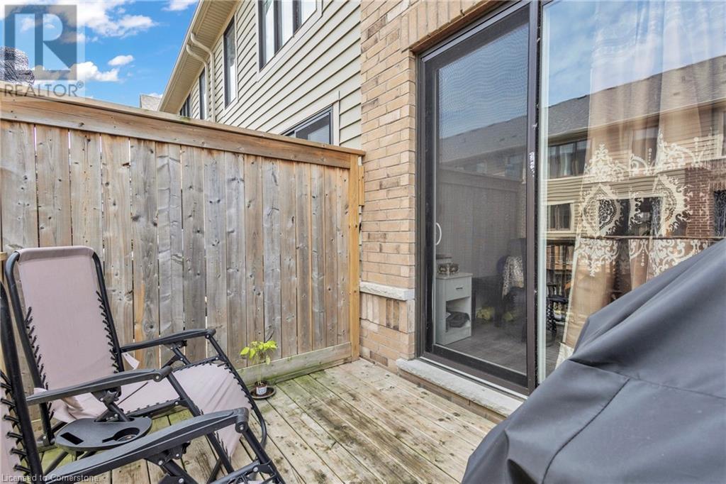 Photo 32 of 68 Esplanade Lane, Grimsby ON