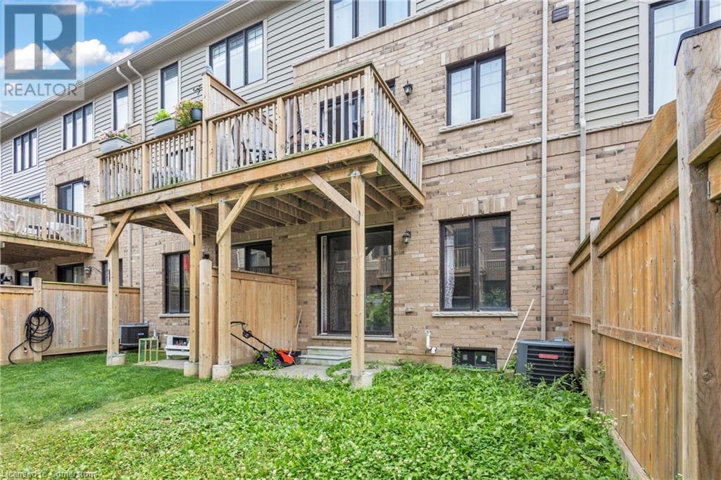 Photo 33 of 68 Esplanade Lane, Grimsby ON