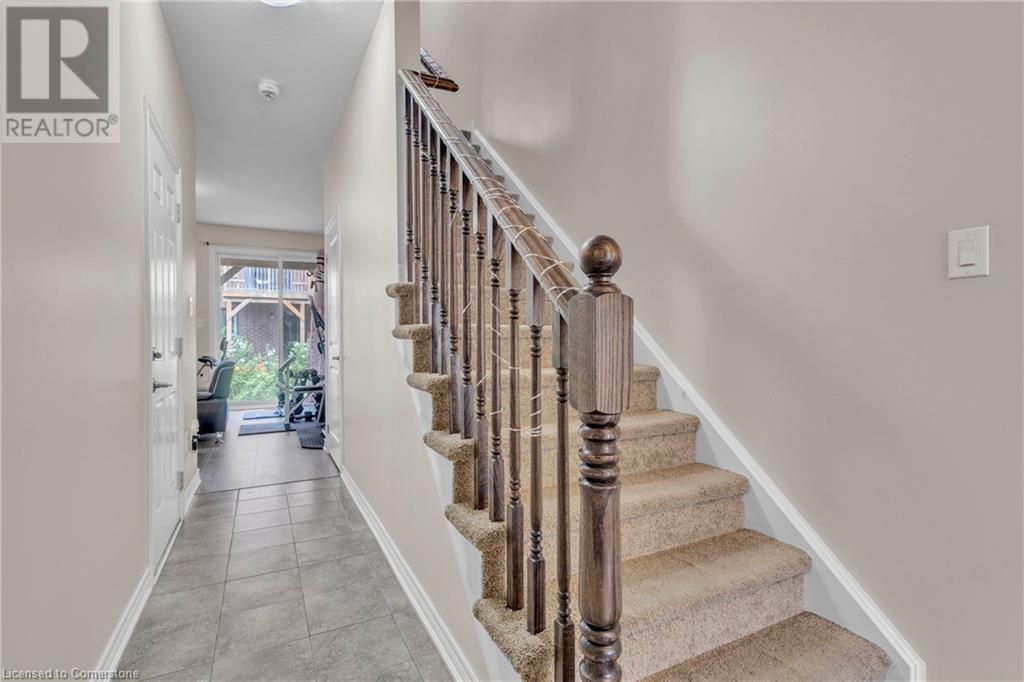 Photo 5 of 68 Esplanade Lane, Grimsby ON
