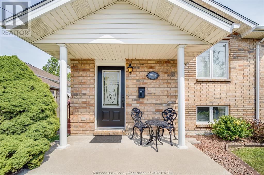Photo 3 of 750 Cabana Road East, Windsor ON