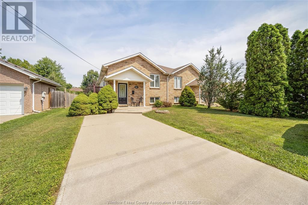 Photo 2 of 750 Cabana Road East, Windsor ON