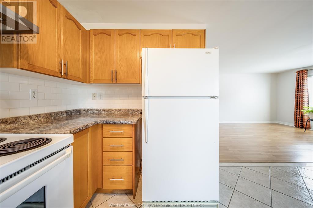 Photo 9 of 750 Cabana Road East, Windsor ON