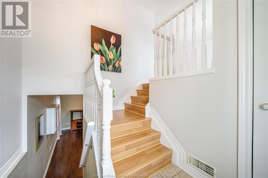 Photo 5 of 750 Cabana Road East, Windsor ON